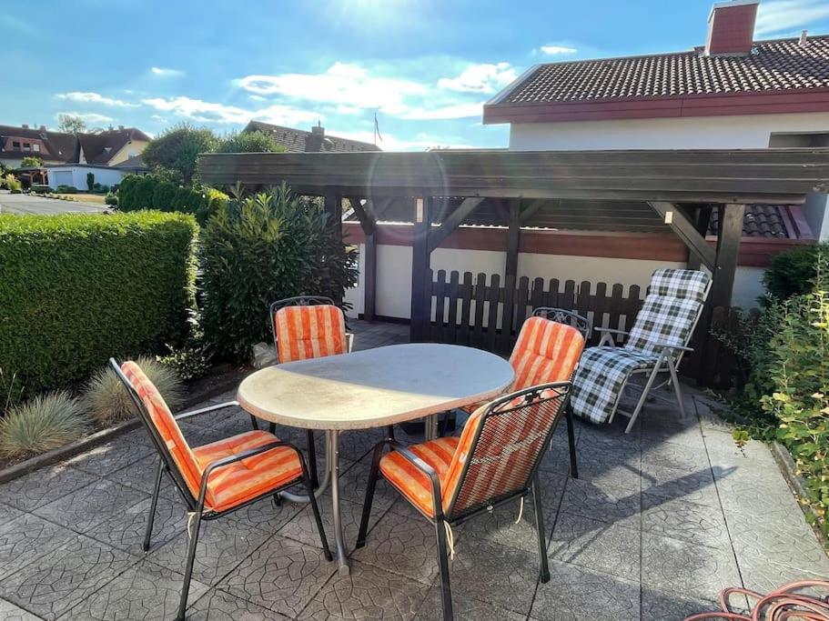 Ferienwohnung Leuchtbergblick Mit Terrasse Und Pkw Stellplatz Eschwege Exterior photo